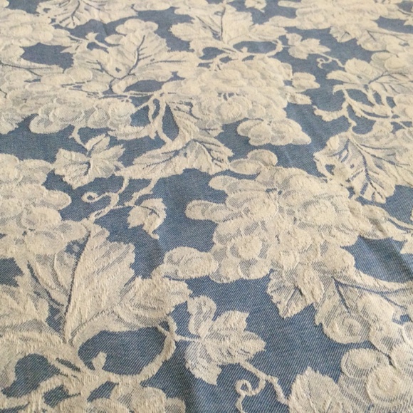 Blue and White Grapes Jacquard Napkin Towel Scalloped ABC Carpet & Home Vintage - Picture 14 of 15